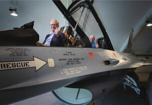 <b>GLEDELIG GJENSYN:</b> Leif Granseth og Jens Petter Larsen sammen i et F-16 i Bodø, 30 år etter ulykken. <b>GLEDELIG GJENSYN:</b> Leif Granseth og Jens Petter Larsen sammen i et F-16 i Bodø, 30 år etter ulykken.