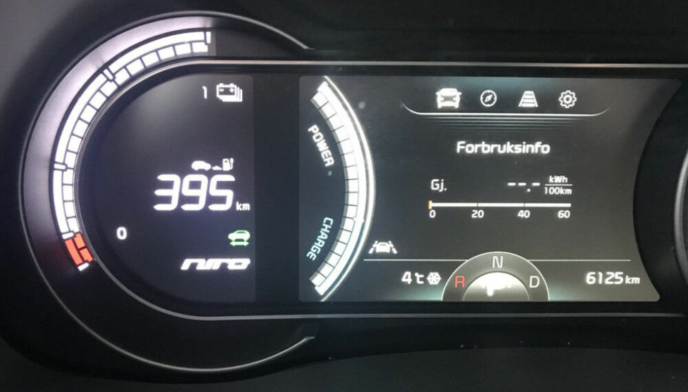<b>KIA E-NIRO OG REKKEVIDDE PÅ VINTEREN:</b> 395 kilometer rekkevidde sier displayet når vi henter bilen. I praksis ender vi på rundt 300, uten sparekjøring og i tildels mange kuldegrader <b>KIA E-NIRO OG REKKEVIDDE PÅ VINTEREN:</b> 395 kilometer rekkevidde sier displayet når vi henter bilen. I praksis ender vi på rundt 300, uten sparekjøring og i tildels mange kuldegrader