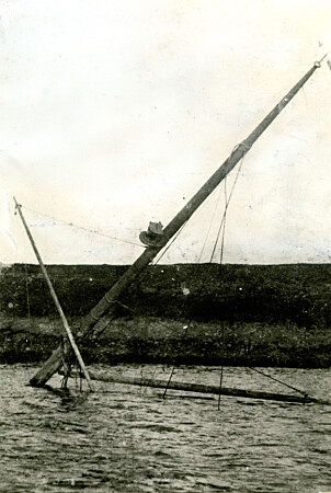 <b>VRAK:</b> I januar 1919 var vraket av «Lolaire» fortsatt synlig fra land. <b>VRAK:</b> I januar 1919 var vraket av «Lolaire» fortsatt synlig fra land.