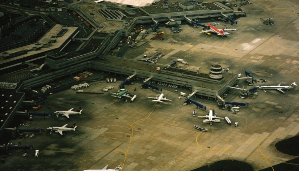 <b>SVART DAG:</b> De digre sotflekkene rundt flyene forteller om katastrofen som utspant seg på Flughafen Düsseldorf. Foto: Getty Image <b>SVART DAG:</b> De digre sotflekkene rundt flyene forteller om katastrofen som utspant seg på Flughafen Düsseldorf. Foto: Getty Image