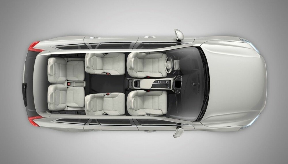 <b>INTERIØR I NYE XC90:</b> Nå kan du få XC90 som fire- seks- og sjuseter. I det midterste alternativet har passasjerene i andre seterad svært god plass. <b>INTERIØR I NYE XC90:</b> Nå kan du få XC90 som fire- seks- og sjuseter. I det midterste alternativet har passasjerene i andre seterad svært god plass.