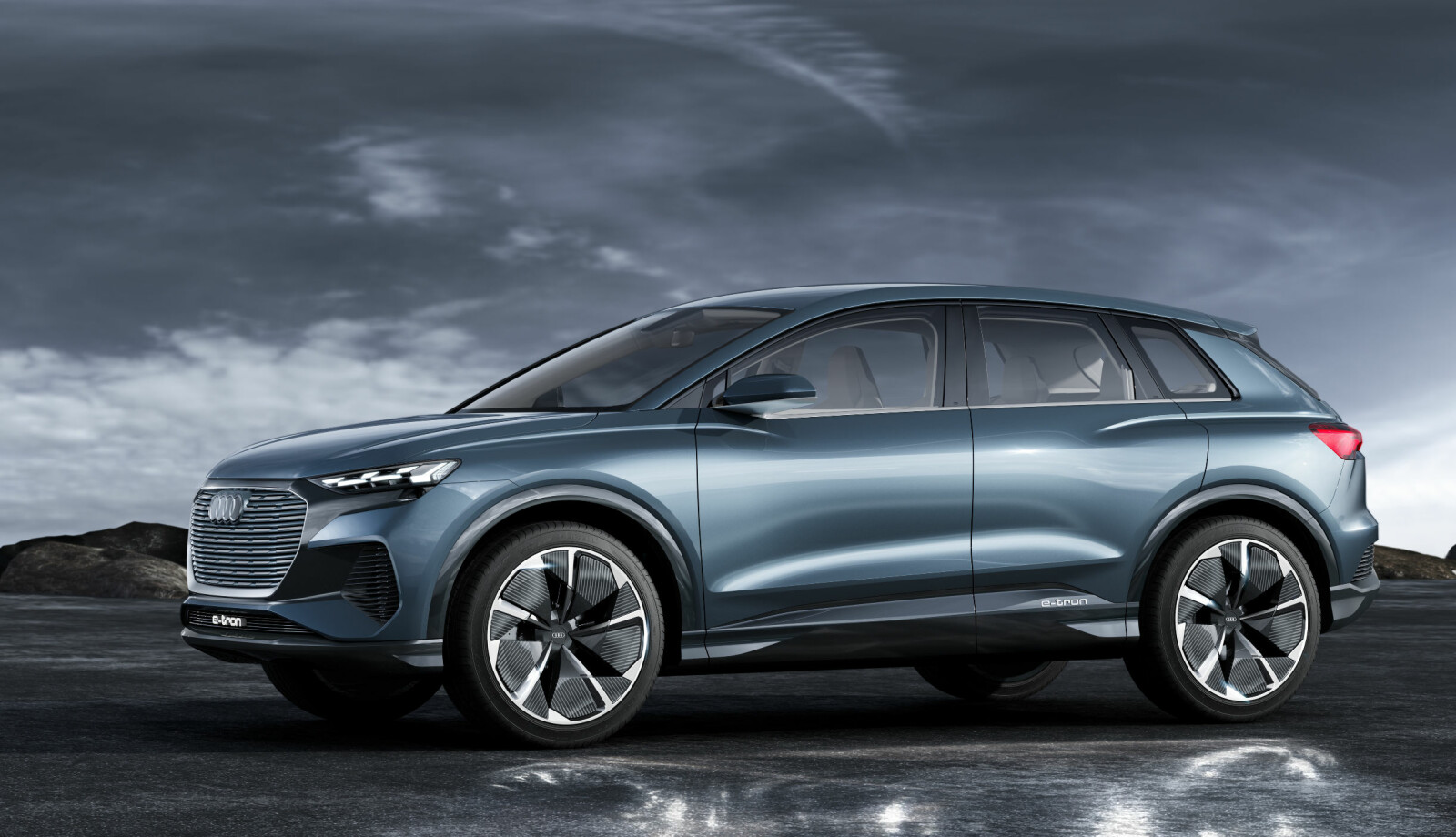 <b>NORGESBIL:</b> Audi Q4 e-tron har høy bakkeklaring og firehjulstrekk, noe nordmenn liker. <b>NORGESBIL:</b> Audi Q4 e-tron har høy bakkeklaring og firehjulstrekk, noe nordmenn liker.