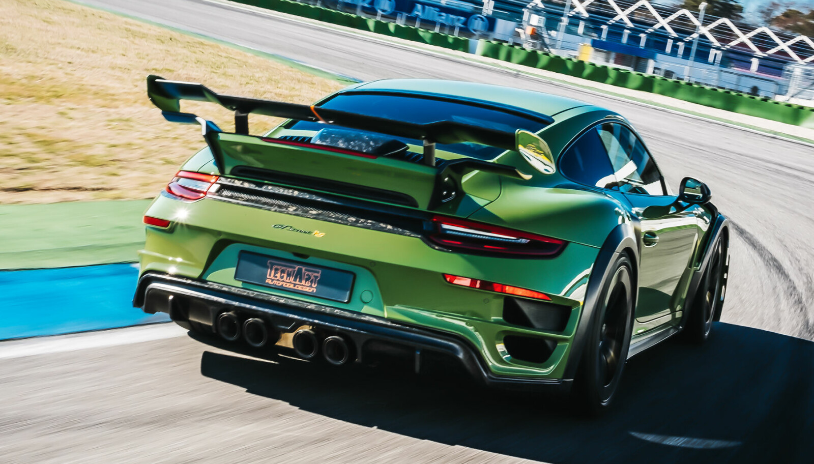 <b>TECHART:</b> GT Street RS er basert på 911 Turbo S. <b>TECHART:</b> GT Street RS er basert på 911 Turbo S.