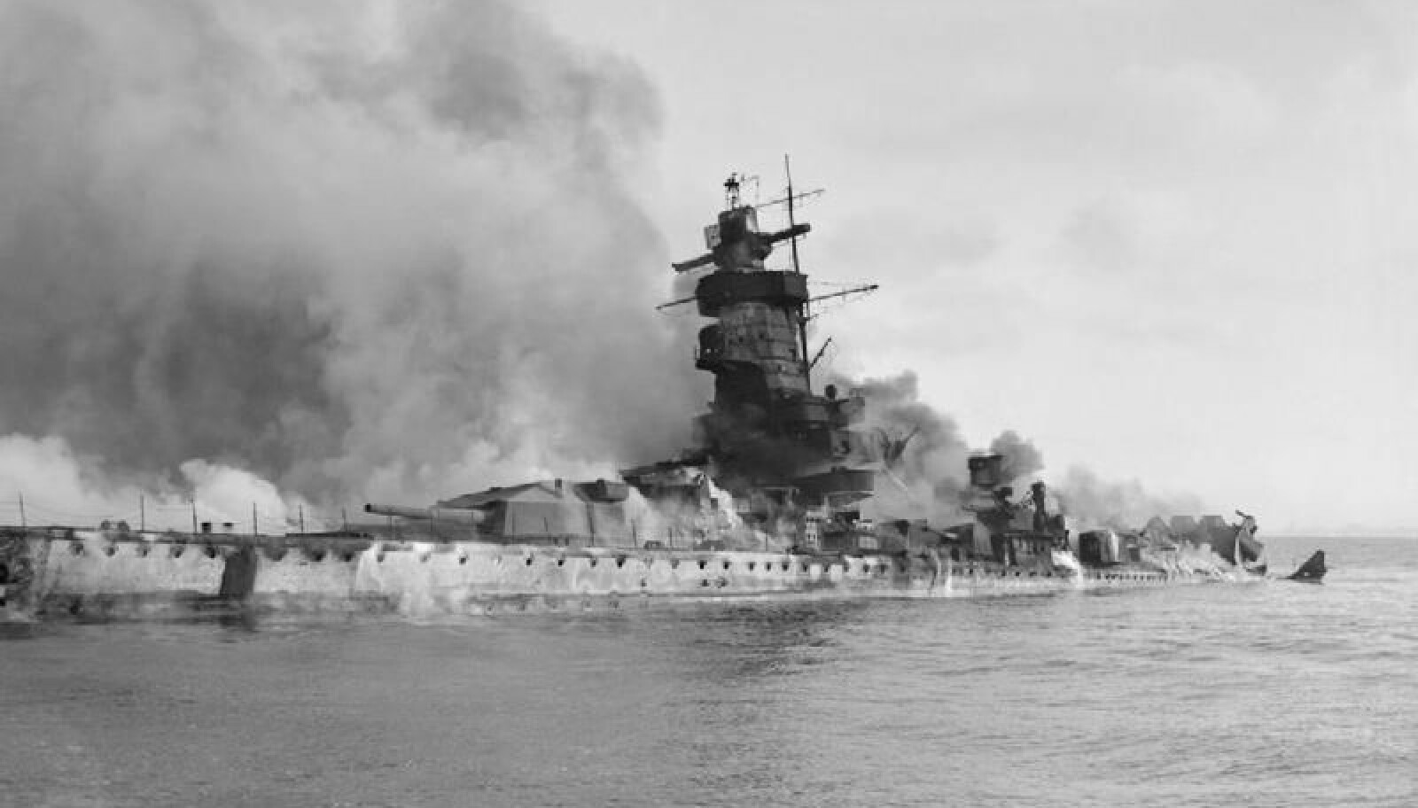 <b>SENKET SKIPET:</b> Kapteinen på Admiral Graf Spee valgte selv å senke båten utenfor Uruguay. <b>SENKET SKIPET:</b> Kapteinen på Admiral Graf Spee valgte selv å senke båten utenfor Uruguay.