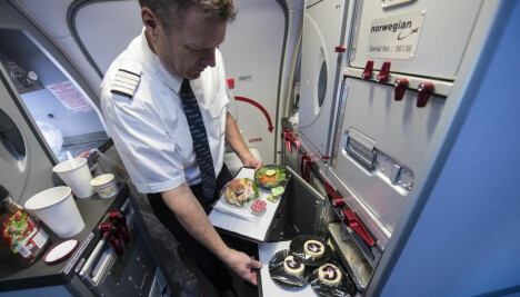 SELVBETJENING: Med tre personer om bord blir det selvbetjening av mat og kaffe. SELVBETJENING: Med tre personer om bord blir det selvbetjening av mat og kaffe.