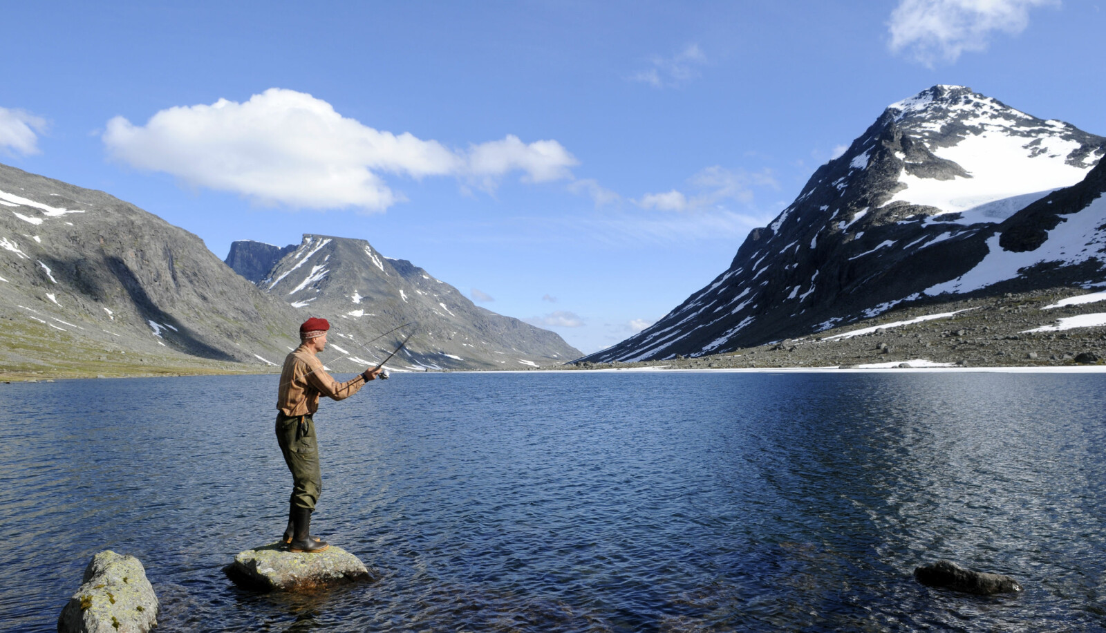 <b>FERIEFISKE:</b> For den som vil fiske ørret, er Norge et fantastisk ferieland! Den vakre naturen får du på kjøpet. Bildet er fra Jotunheimen. <b>FERIEFISKE:</b> For den som vil fiske ørret, er Norge et fantastisk ferieland! Den vakre naturen får du på kjøpet. Bildet er fra Jotunheimen.
