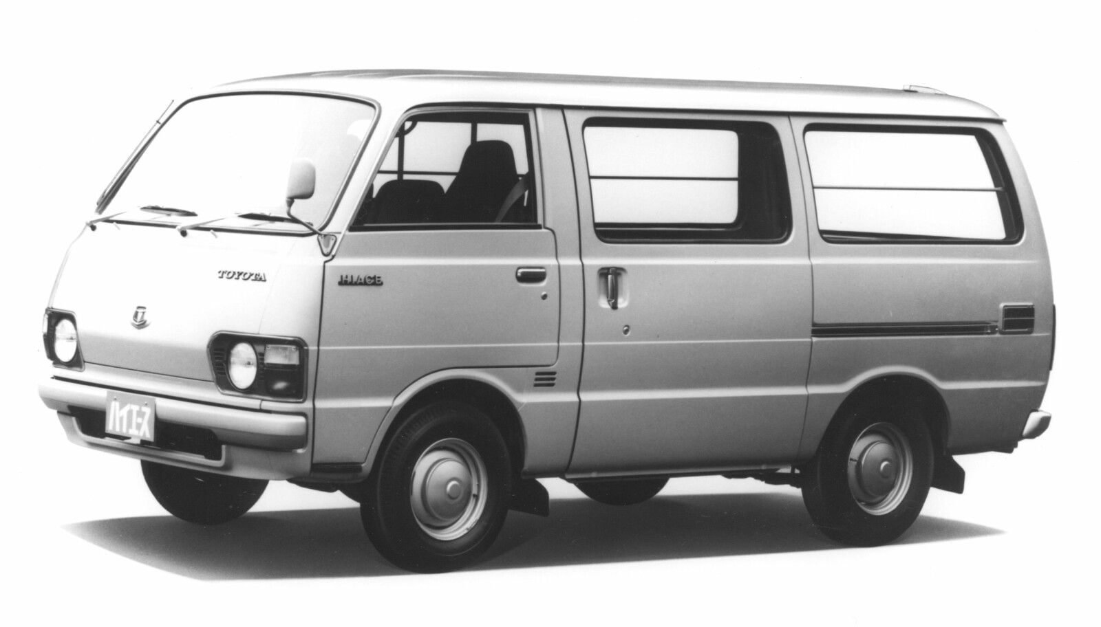 HIACE: Tusenvis av nordmenn har hatt et forhold til denne bilmodell, Toyota Hiace. HIACE: Tusenvis av nordmenn har hatt et forhold til denne bilmodell, Toyota Hiace.