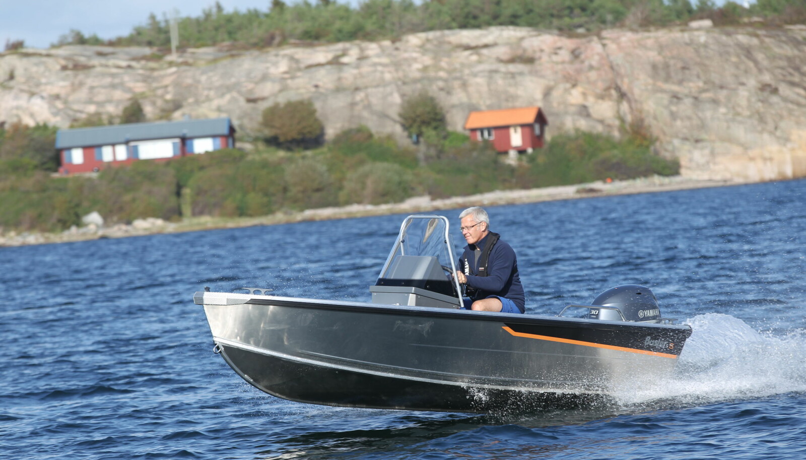 <b>BUSTER S:</b> En lett og rimelig landstedsbåt, med det solide preget man forventer av Buster. <b>BUSTER S:</b> En lett og rimelig landstedsbåt, med det solide preget man forventer av Buster.