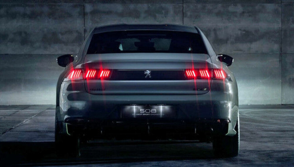<b>TRE MOTORER:</b> En bensinmotor er kombinert med to elektriske motorer i nye Peugeot Sport Engineered 508 concept. <b>TRE MOTORER:</b> En bensinmotor er kombinert med to elektriske motorer i nye Peugeot Sport Engineered 508 concept.