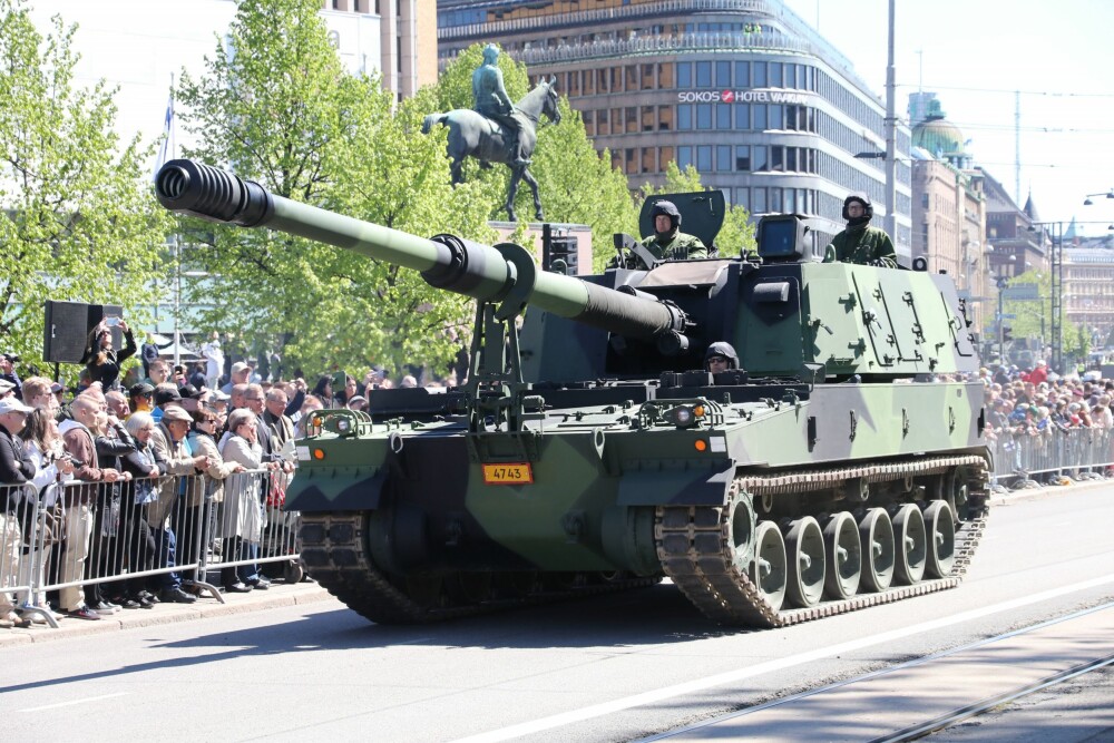<b>K9:</b> Wisent 2 skal også fungere som støtte for den nye artillerivogna K9 Thunder (bildet) som er bestilt av Forsvaret og som skal erstatte den 50 år gamle M-109-vogna. <b>K9:</b> Wisent 2 skal også fungere som støtte for den nye artillerivogna K9 Thunder (bildet) som er bestilt av Forsvaret og som skal erstatte den 50 år gamle M-109-vogna.