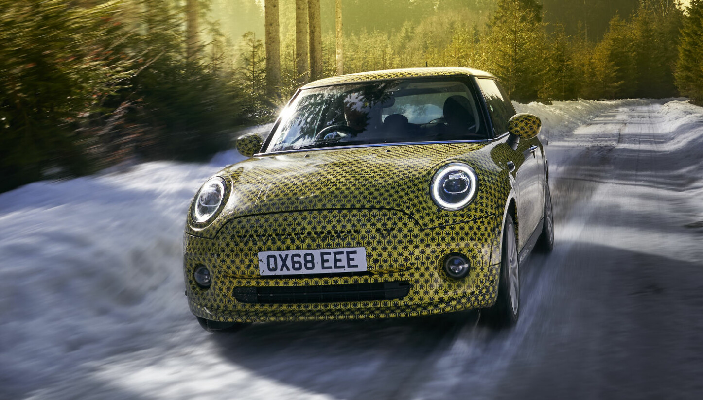 <b>ELBIL:</b> Elektriske Cooper SE har den klassiske designen til tredørs versjonen av Mini. <b>ELBIL:</b> Elektriske Cooper SE har den klassiske designen til tredørs versjonen av Mini.