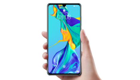 <b>HÅNDTERBAR:</b> Selv med en 6,47 tommer stor skjerm, er Huawei P30 Pro svært håndterbar med en hånd. <b>HÅNDTERBAR:</b> Selv med en 6,47 tommer stor skjerm, er Huawei P30 Pro svært håndterbar med en hånd.