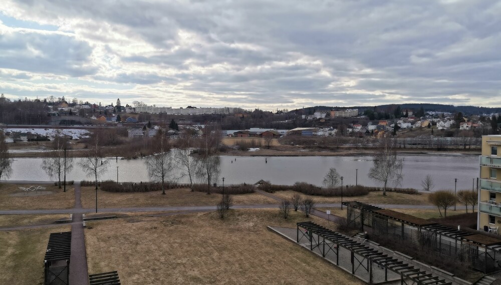 <b>VIDVINKEL:</b> Med 0,6x zoom får man bilder som tilsvarer et 16 mm objektiv <b>VIDVINKEL:</b> Med 0,6x zoom får man bilder som tilsvarer et 16 mm objektiv