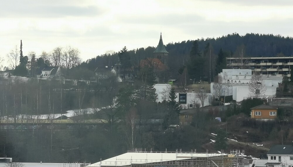 <b>10X ZOOM: </b>Den såkalte hybridzoomen skal klare å zomme 10x ved å kombinere optisk zoom og digital zoom. <b>10X ZOOM: </b>Den såkalte hybridzoomen skal klare å zomme 10x ved å kombinere optisk zoom og digital zoom.