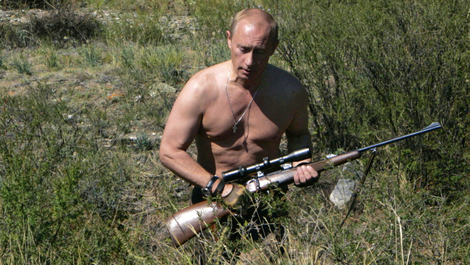 <b>PUTIN:</b> Russlands president, Vladimir Putin, er kjent for å være glad i å gå på jakt og han skal være en habil jeger. <b>PUTIN:</b> Russlands president, Vladimir Putin, er kjent for å være glad i å gå på jakt og han skal være en habil jeger.