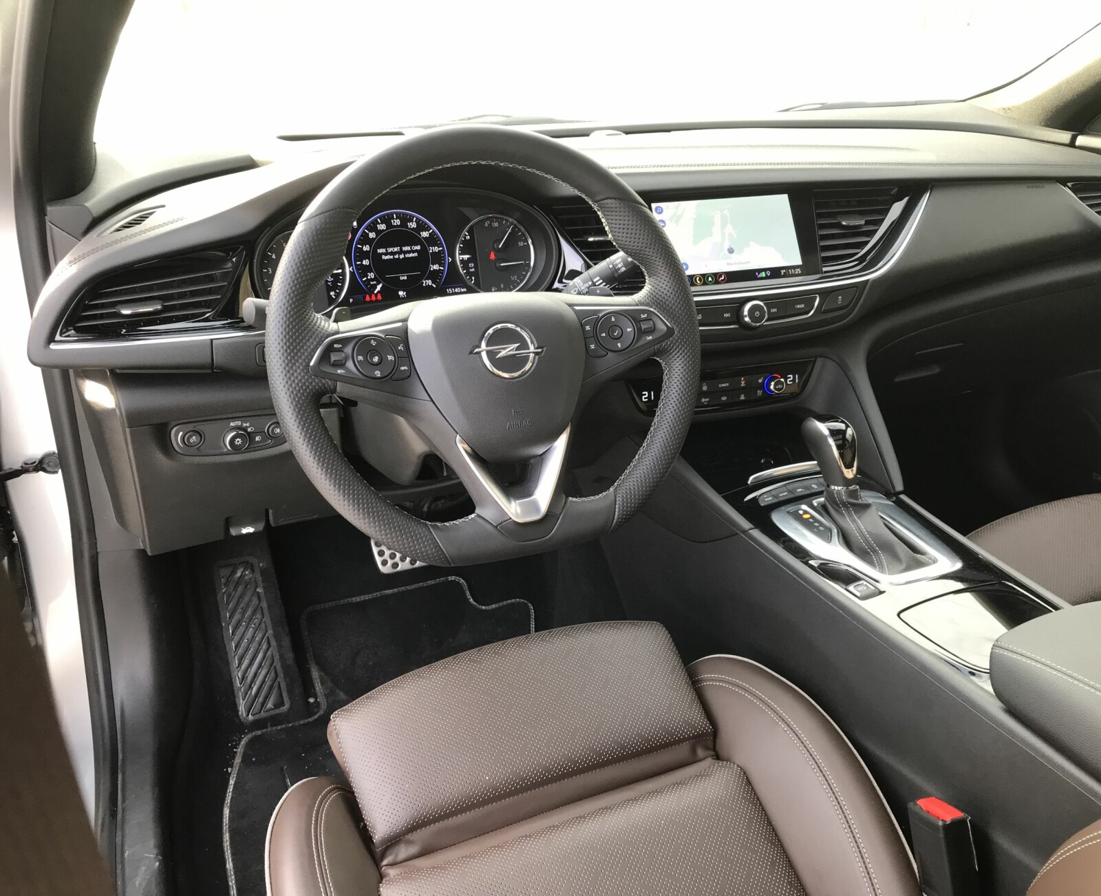 UTSTYRSBOMBE: Opel Insignia Country Tourer kommer nærmest med alt tenkelig utstyr som standard. UTSTYRSBOMBE: Opel Insignia Country Tourer kommer nærmest med alt tenkelig utstyr som standard.