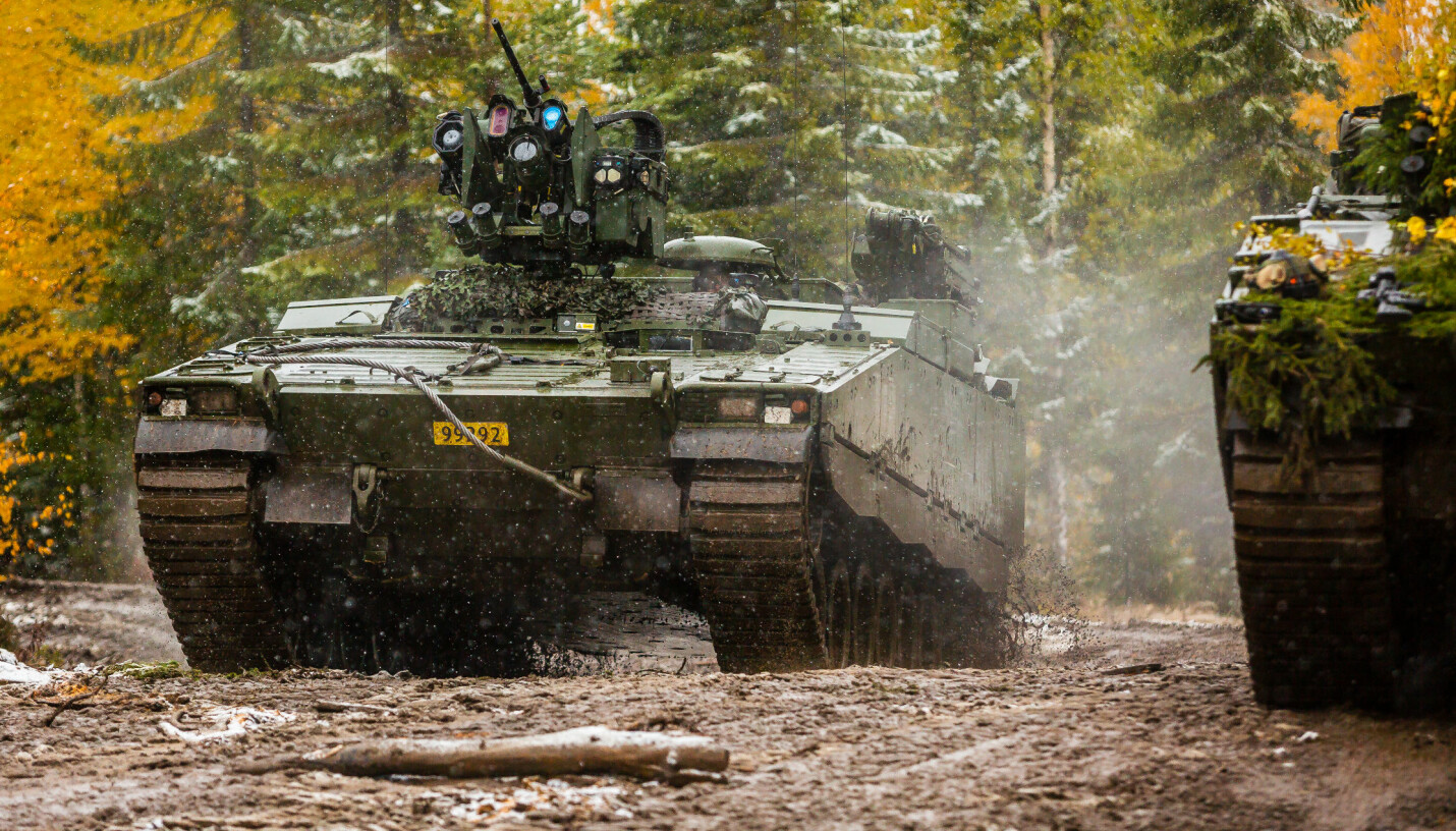 <b>CV90:</b> Stormpanservogna er en del av Hærens mekaniserte infanteri og blir brukt av Panserbataljonen og Telemark bataljon. <b>CV90:</b> Stormpanservogna er en del av Hærens mekaniserte infanteri og blir brukt av Panserbataljonen og Telemark bataljon.