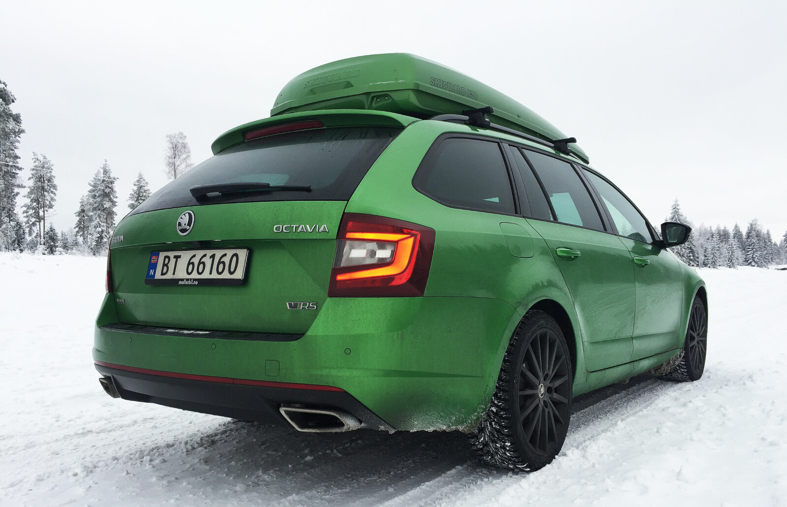 VRS: RS står for Rally Sport, men siden RS er registrert av Ford, valgte Skoda å bruke vRS. Bilene omtales imidlertid kun som RS. VRS: RS står for Rally Sport, men siden RS er registrert av Ford, valgte Skoda å bruke vRS. Bilene omtales imidlertid kun som RS.