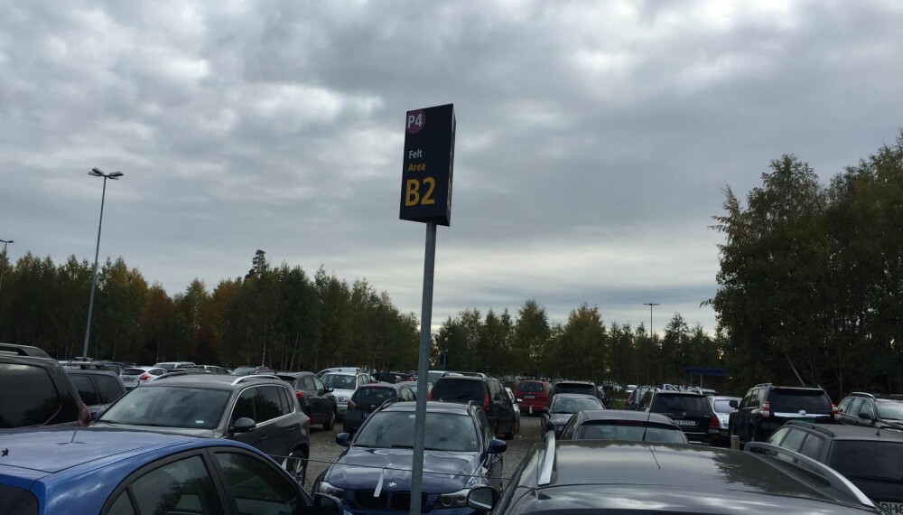 <b>TIPS:</b> Parkerer du på store parkeringsplasser, så ta et bilde av hvor bilen din er parkert. Da er det letter å finne tilbake til bilen din. <b>TIPS:</b> Parkerer du på store parkeringsplasser, så ta et bilde av hvor bilen din er parkert. Da er det letter å finne tilbake til bilen din.