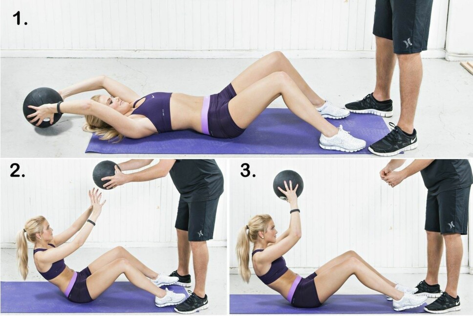 Situps med ball. Situps med ball.