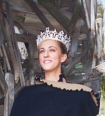 MONARK: Dronning Carolyn den første styrer Ladonia. Dronningen er fra USA og ble valgt i 2011. MONARK: Dronning Carolyn den første styrer Ladonia. Dronningen er fra USA og ble valgt i 2011.