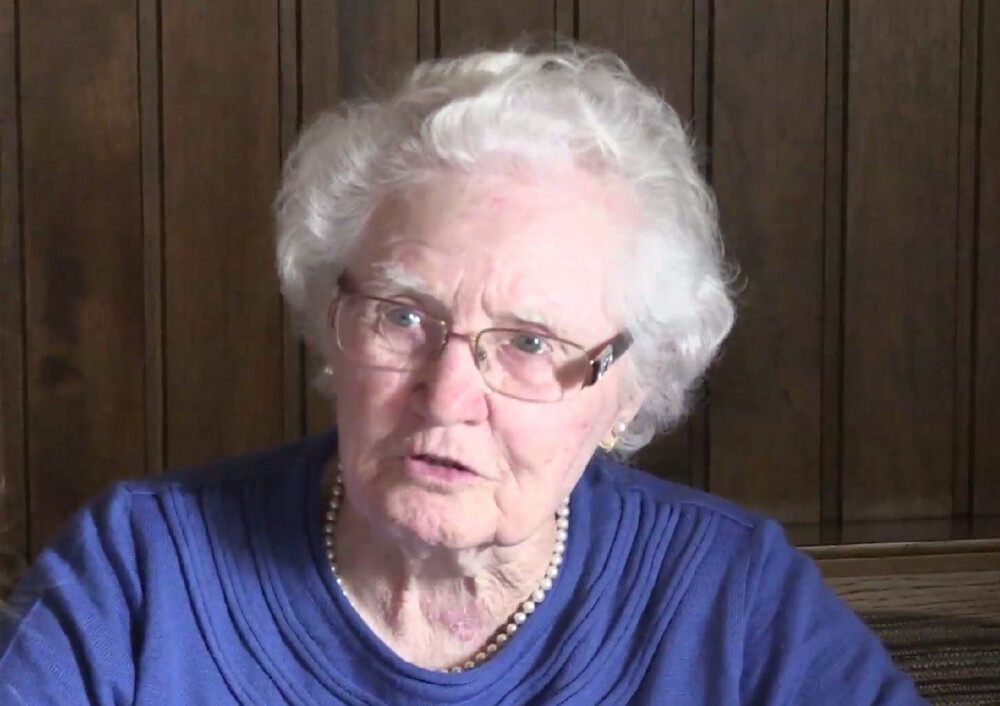 BRYTER STILLHETEN: For første gang på 71 år forteller Elisabeth Kahlammer om hvordan det var å arbeide som Adolf Hitlers tjenestepike. Kahlammer arbeidet på hans private fjellvilla Berghof ved grensen til Østerrike. BRYTER STILLHETEN: For første gang på 71 år forteller Elisabeth Kahlammer om hvordan det var å arbeide som Adolf Hitlers tjenestepike. Kahlammer arbeidet på hans private fjellvilla Berghof ved grensen til Østerrike.