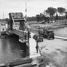 Pegasusbroen fotografert i juni 1944. Pegasusbroen fotografert i juni 1944.