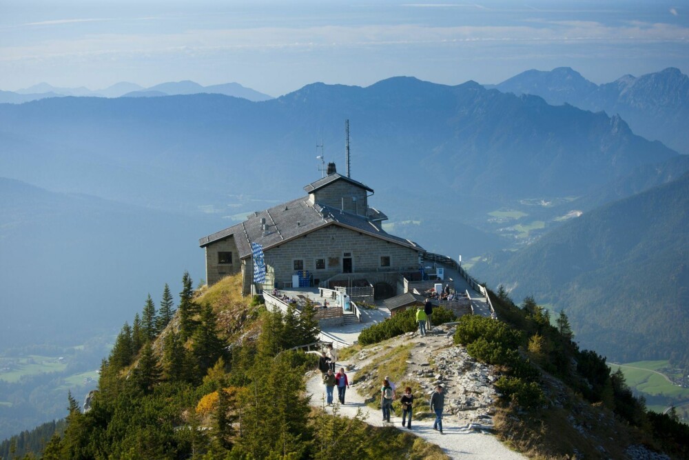 Kehlsteinhaus, bedre kjent som Ørneredet. Kehlsteinhaus, bedre kjent som Ørneredet.
