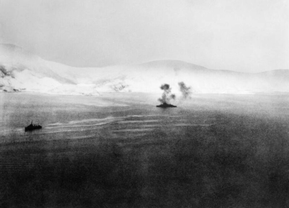 HMS Warspite under det andre sjøslaget ved Narvik HMS Warspite under det andre sjøslaget ved Narvik