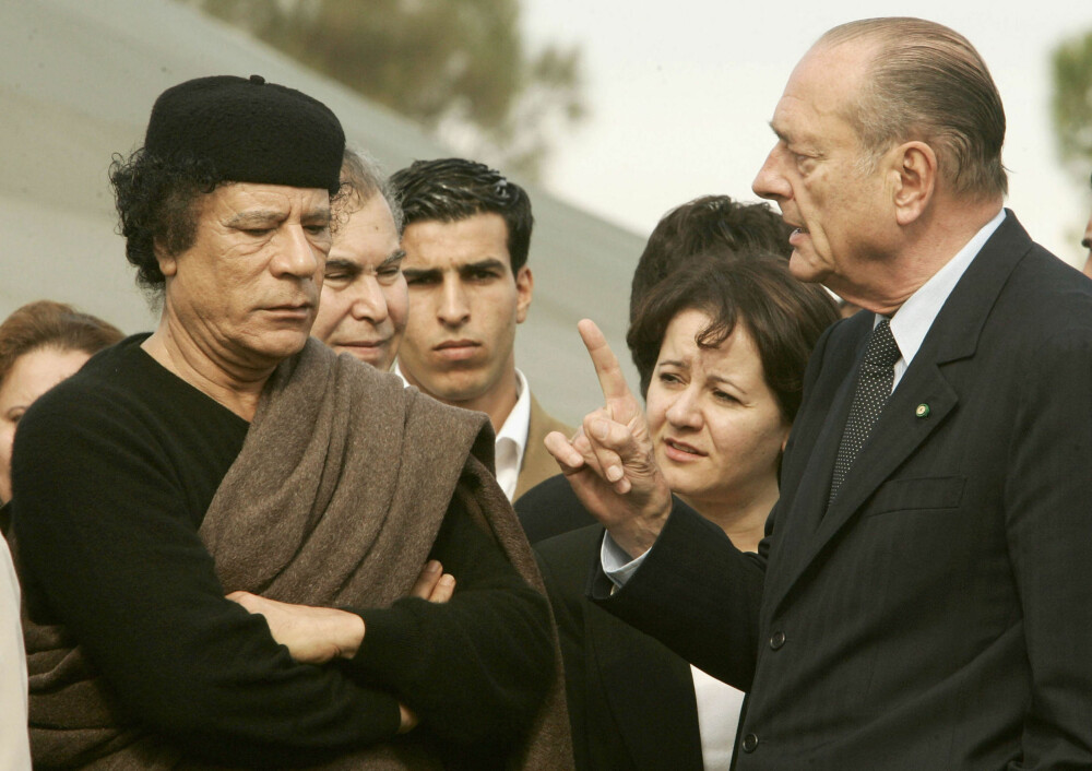Den franske presidenten Jacques Chirac møtte Ghadaffi i 2004 i Libya. Den franske presidenten Jacques Chirac møtte Ghadaffi i 2004 i Libya.