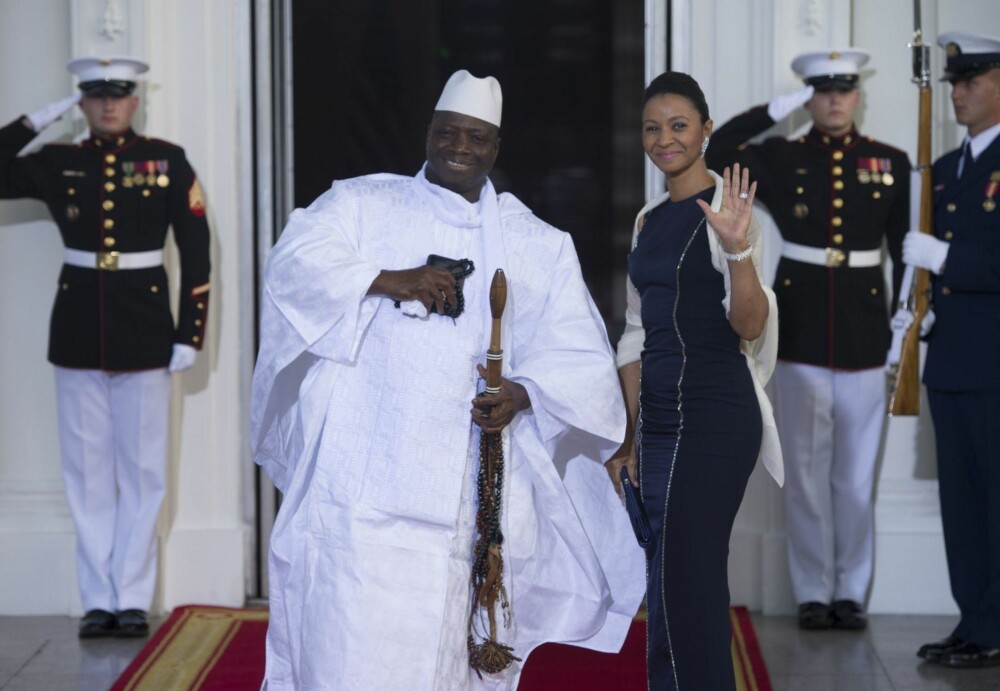 IKKE INFORMERT: Yahya Jammeh informerte ikke sin kone om at han hadde tenkt å gifte seg med en dame til. Her fra et besøk i Det hvite hus i 2010. IKKE INFORMERT: Yahya Jammeh informerte ikke sin kone om at han hadde tenkt å gifte seg med en dame til. Her fra et besøk i Det hvite hus i 2010.