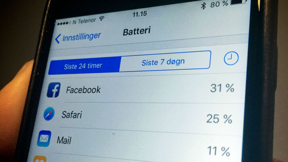 Facebook hevder de har fikset problemet med at Facebook-appen stjeler strømmen fra iPhone-batteriet. Strømforbruket de siste 24 timene på Side3s iPhone 6S viser at appen fremdeles bruker svært mye strøm. Facebook hevder de har fikset problemet med at Facebook-appen stjeler strømmen fra iPhone-batteriet. Strømforbruket de siste 24 timene på Side3s iPhone 6S viser at appen fremdeles bruker svært mye strøm.