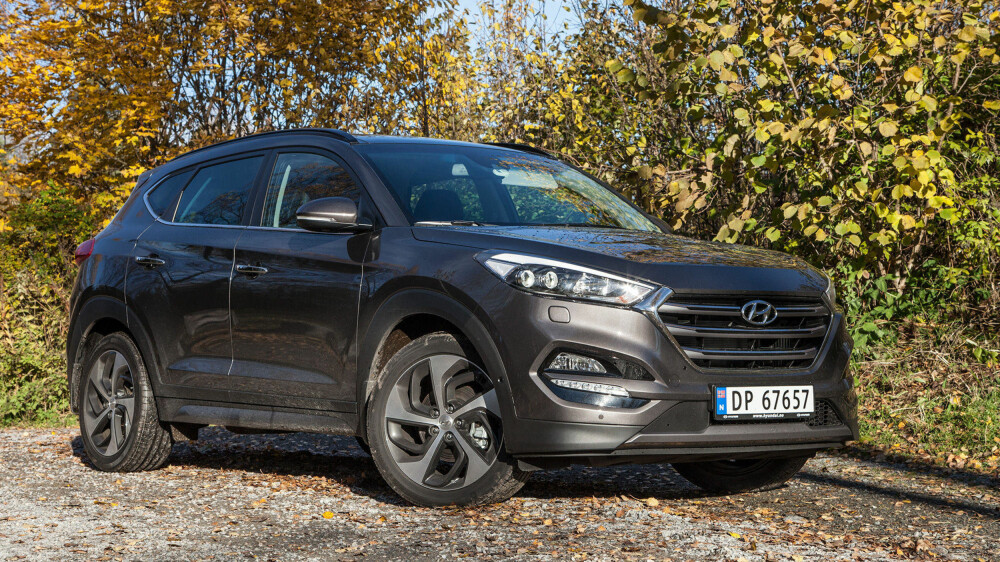 VELLYKKET: Nye Hyundai Tucson kaster seg inn i en svært vanskelig klasse med mange sterke konkurrenter. Den har noen gode sider med seg inn i kampen. VELLYKKET: Nye Hyundai Tucson kaster seg inn i en svært vanskelig klasse med mange sterke konkurrenter. Den har noen gode sider med seg inn i kampen.