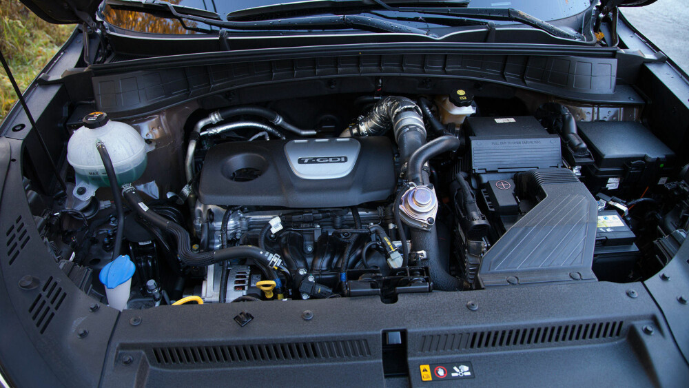 Tucsons 1,6-liters turbobensinmotor opptar ikke mye plass i motorrommet. Tucsons 1,6-liters turbobensinmotor opptar ikke mye plass i motorrommet.