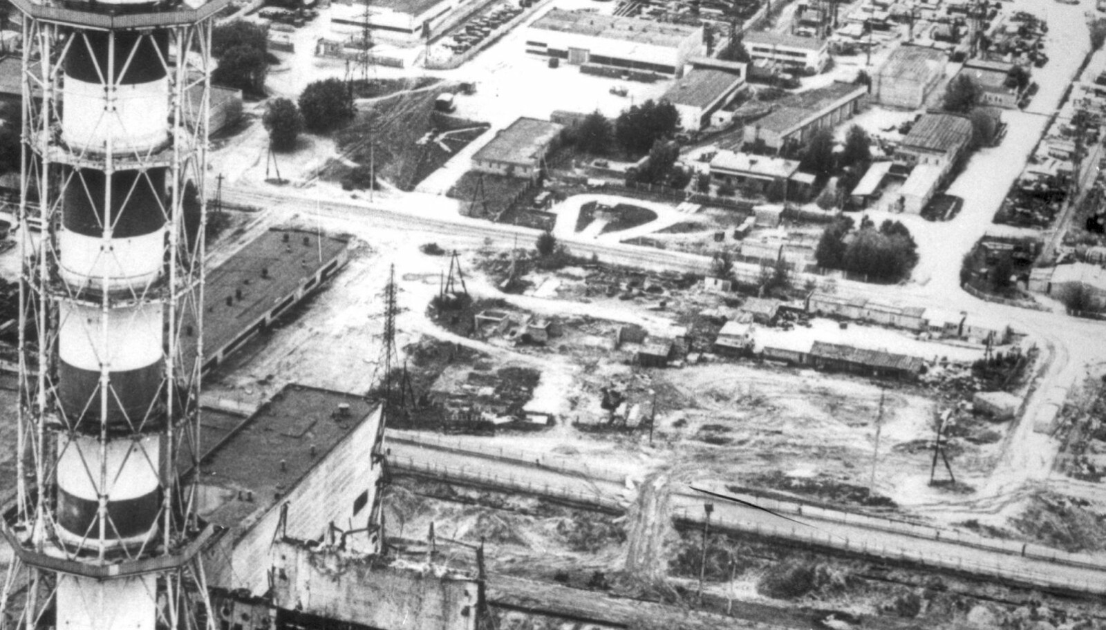 <b>KATASTROFE:</b> 26. april 1986 er Tsjernobyl-ulykken et faktum. Reaktor 4 i atomkraftverket eksploderer. Ulykken er blant de verste atomulykkene i historien. <b>KATASTROFE:</b> 26. april 1986 er Tsjernobyl-ulykken et faktum. Reaktor 4 i atomkraftverket eksploderer. Ulykken er blant de verste atomulykkene i historien.