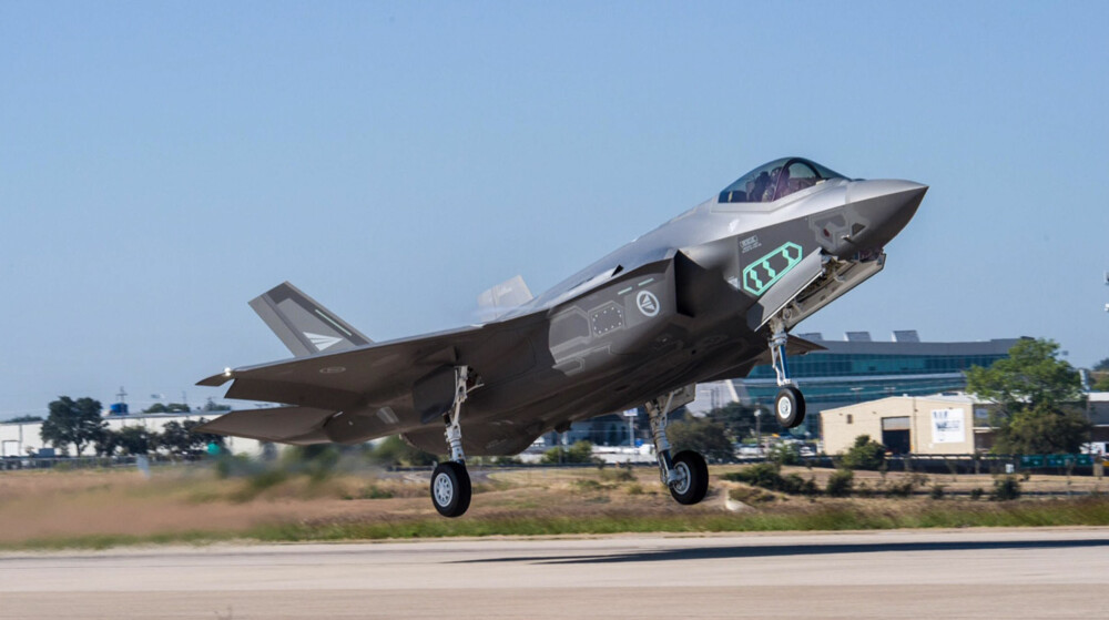 Første testflyging med de nye norske kampflyene F-35. Første testflyging med de nye norske kampflyene F-35.