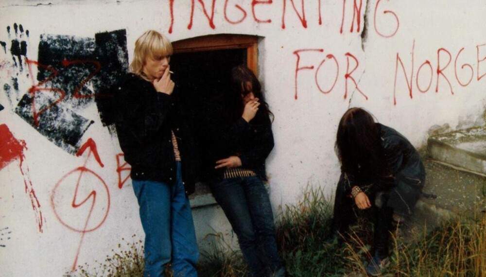 LEGENDARISK BILDE: Det er begrenset med bilder av Mayhem fra sin spede begynnelse, men dette bildet har blitt legendarisk. Kjetil ser vi til venstre, sammen med Jørn og Øystein. LEGENDARISK BILDE: Det er begrenset med bilder av Mayhem fra sin spede begynnelse, men dette bildet har blitt legendarisk. Kjetil ser vi til venstre, sammen med Jørn og Øystein.