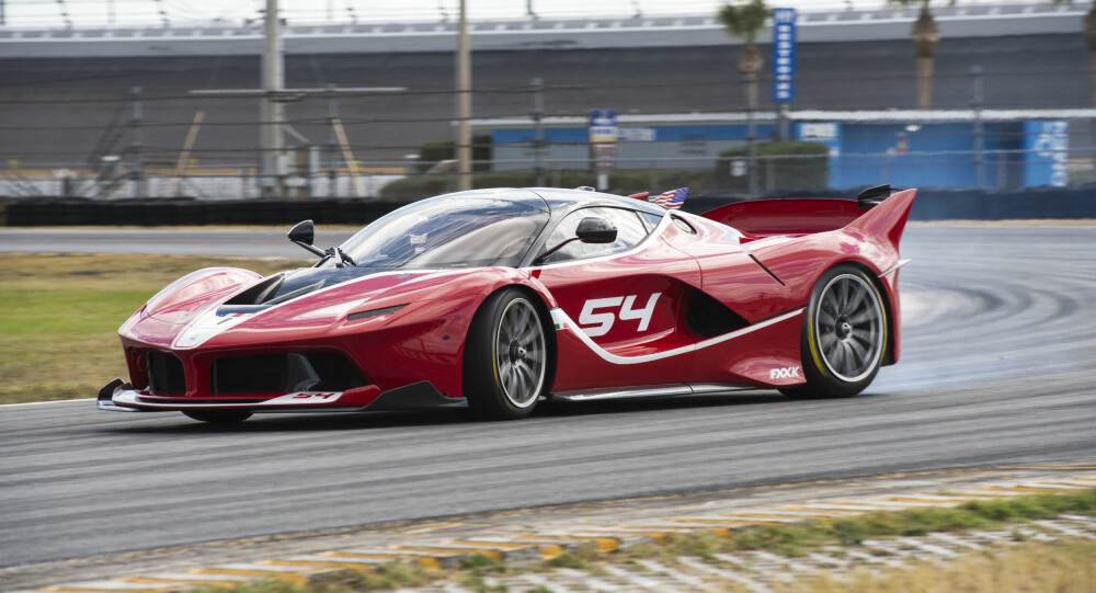 SJELDEN: Superbilen Ferrari FXX K blir trukket frem som et av høydepunktene i den 24. sesongen av Top Gear. Det vil kun bli laget 40 eksemplarer av bilen og det er Ferrari-fabrikken selv som bestemmer hvem som skal få kjøpe en. SJELDEN: Superbilen Ferrari FXX K blir trukket frem som et av høydepunktene i den 24. sesongen av Top Gear. Det vil kun bli laget 40 eksemplarer av bilen og det er Ferrari-fabrikken selv som bestemmer hvem som skal få kjøpe en.