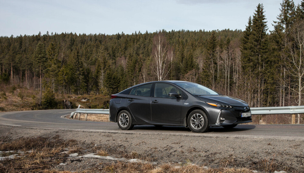 Du kan gjerne kjøre Prius på svingete veier - bare ikke tro at det skal bli gøy. Du kan gjerne kjøre Prius på svingete veier - bare ikke tro at det skal bli gøy.