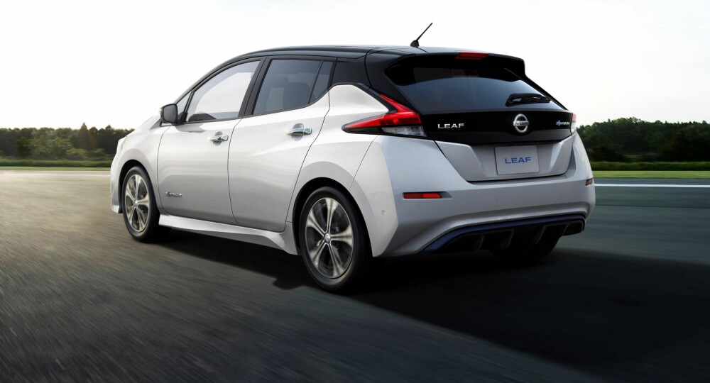 FÅR SNART NY BATTERITEKNOLOGI: Når nye Nissan Leaf kommer rett over nyttår, vil det bli med 40 kWh-batteri. Men en ny batteritype som snart settes i produksjon er det som skal til for at 60 kWh-utgaven skal kunne lanseres senere på året. FÅR SNART NY BATTERITEKNOLOGI: Når nye Nissan Leaf kommer rett over nyttår, vil det bli med 40 kWh-batteri. Men en ny batteritype som snart settes i produksjon er det som skal til for at 60 kWh-utgaven skal kunne lanseres senere på året.