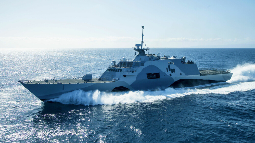 KJAPT PÅ PLETTEN: USS Freedom er designet for å møte fremmede trusler i grunne, kystfarvann. Den drives med vannjet og stikker derfor bare 4 meter dypt. KJAPT PÅ PLETTEN: USS Freedom er designet for å møte fremmede trusler i grunne, kystfarvann. Den drives med vannjet og stikker derfor bare 4 meter dypt.