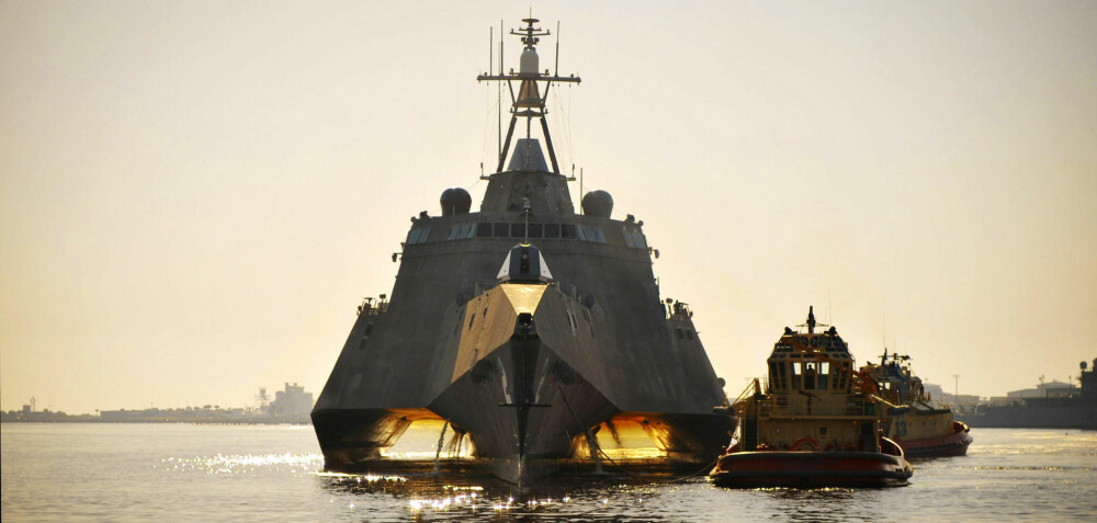 HJEMMEFRONTEN: Den som prøver å nærme seg amerikansk kyst med overflatefartøyer, dieselubåter eller forsøker å legge ut miner, risikerer å møte på USS Independence. Her blir skipet «eksportert» ut fra hjemmehavnen i San Diego. HJEMMEFRONTEN: Den som prøver å nærme seg amerikansk kyst med overflatefartøyer, dieselubåter eller forsøker å legge ut miner, risikerer å møte på USS Independence. Her blir skipet «eksportert» ut fra hjemmehavnen i San Diego.