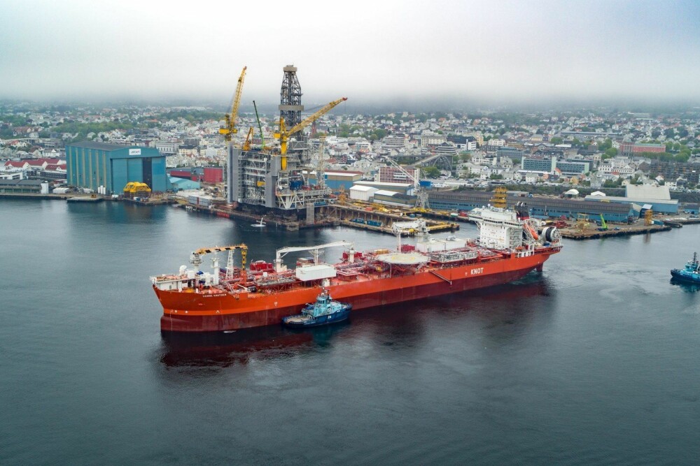 VERFT: Torsdag 31. mai forlater Johan Sverdrup-boreplattformen Aibels verft i Haugesund for å bli installert og koblet opp på feltet. VERFT: Torsdag 31. mai forlater Johan Sverdrup-boreplattformen Aibels verft i Haugesund for å bli installert og koblet opp på feltet.