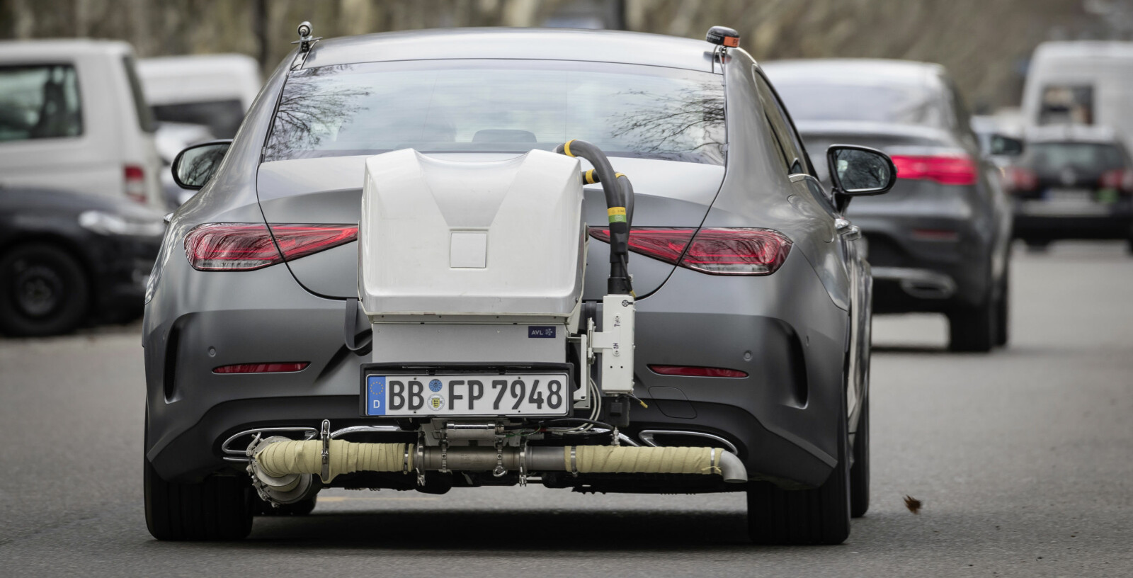<b>RDE-MÅLING:</b> RDE-test hos Mercedes. Testresultatene må være innfor visse grenseverdier i forhold til WLTP-resultatene for at bilen skal bli godkjent. <b>RDE-MÅLING:</b> RDE-test hos Mercedes. Testresultatene må være innfor visse grenseverdier i forhold til WLTP-resultatene for at bilen skal bli godkjent.