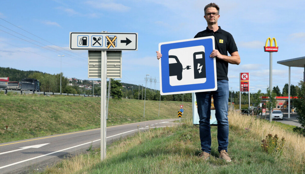 I dag er det ikke alltid like lett å vite hvor ladestasjonene for elbil er. Det vil NAF gjøre noe med. I dag er det ikke alltid like lett å vite hvor ladestasjonene for elbil er. Det vil NAF gjøre noe med.