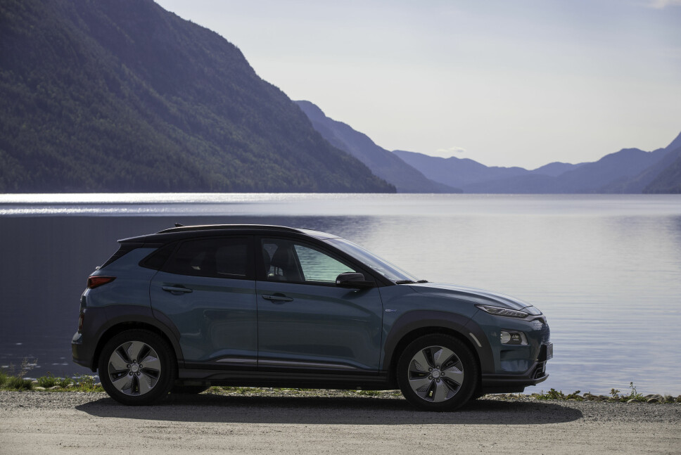 <b>FØRSTE ETAPPE: </b>Etter 160 kilometer har vi nådd nordenden av Tinnsjå. Kona Electric har fortsatt over 300 kilometer igjen på batteriet, ifølge rekkeviddeindikatoren. <b>FØRSTE ETAPPE: </b>Etter 160 kilometer har vi nådd nordenden av Tinnsjå. Kona Electric har fortsatt over 300 kilometer igjen på batteriet, ifølge rekkeviddeindikatoren.