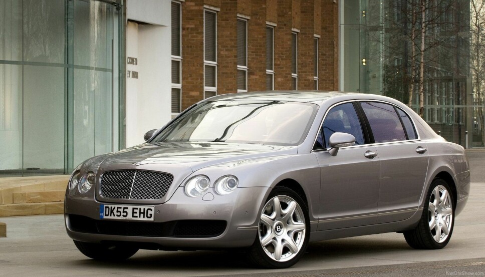 <b>SÆRPREGET DESIGN: </b>Bentley har et særeget design på Flying Spur, som på mange måter er sedanutgaven av coupeen Continental. <b>SÆRPREGET DESIGN: </b>Bentley har et særeget design på Flying Spur, som på mange måter er sedanutgaven av coupeen Continental.