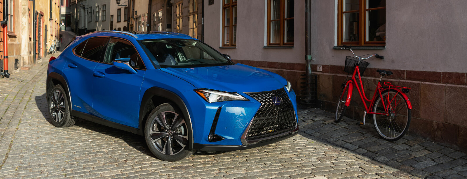 <b>BEST I BYEN:</b> Den nye Lexus UX er laget for «urbane utforskere». Så vil tiden vise om den også takler norske vinterforhold. <b>BEST I BYEN:</b> Den nye Lexus UX er laget for «urbane utforskere». Så vil tiden vise om den også takler norske vinterforhold.