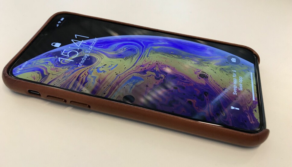 <b>KOSTBAR:</b> iPhone Xs er en kostbar mobil, og det føles trygt å pakke den inn i et deksel. Dette i skinn er klassisk, men bygger samtidig mobilen litt ut. <b>KOSTBAR:</b> iPhone Xs er en kostbar mobil, og det føles trygt å pakke den inn i et deksel. Dette i skinn er klassisk, men bygger samtidig mobilen litt ut.