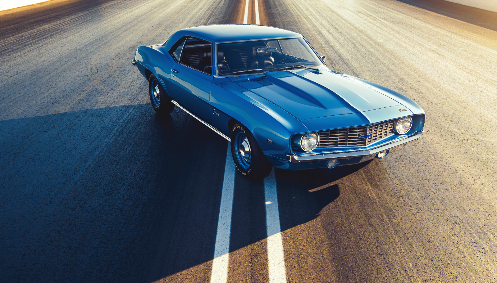 LEGENDE:
1969-versjonen av COPO Camaro . Kun 69 eksemplarer ble bygget og alle var utstyrt med ZL1 427 Big Block-motor i aluminium. LEGENDE:
1969-versjonen av COPO Camaro . Kun 69 eksemplarer ble bygget og alle var utstyrt med ZL1 427 Big Block-motor i aluminium.